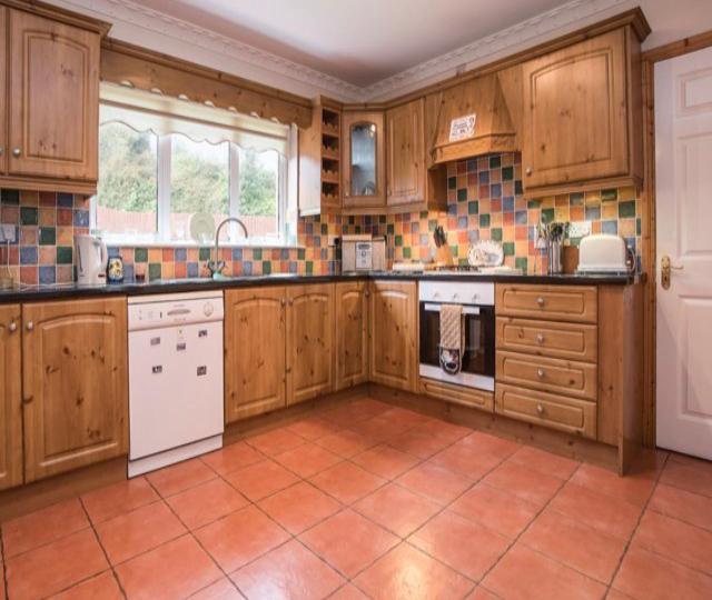 Superior 4 Bed House In Moville Donegal . Βίλα Εξωτερικό φωτογραφία